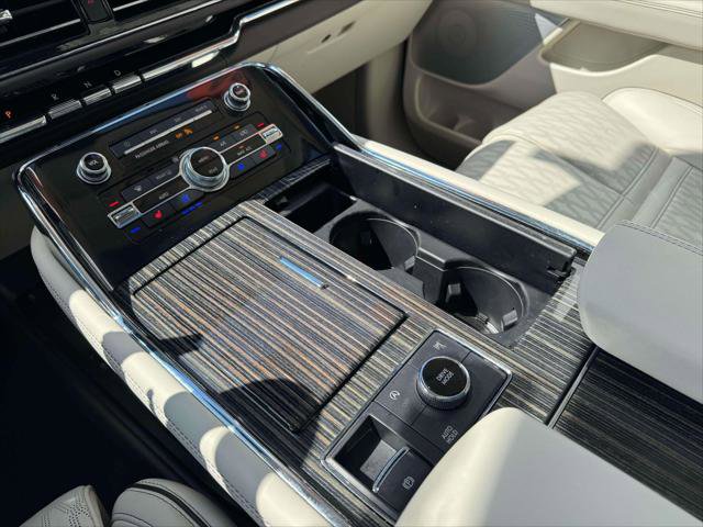 Used 2024 Lincoln Navigator L Black Label AWD/4WD image 32