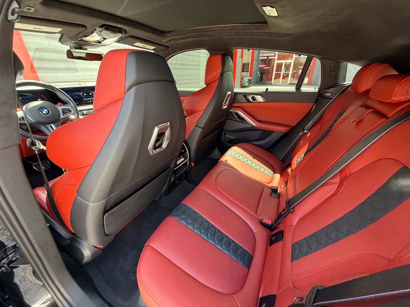 Used 2025 BMW X6 M Competition w/ Executive Package AWD/4WD image 25