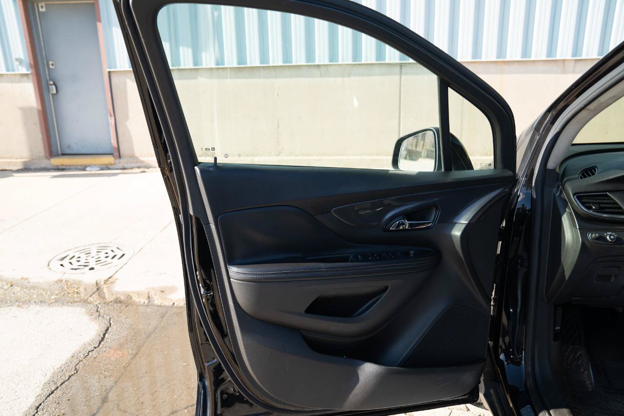 Used 2020 Buick Encore Preferred w/ Safety Package FWD image 18