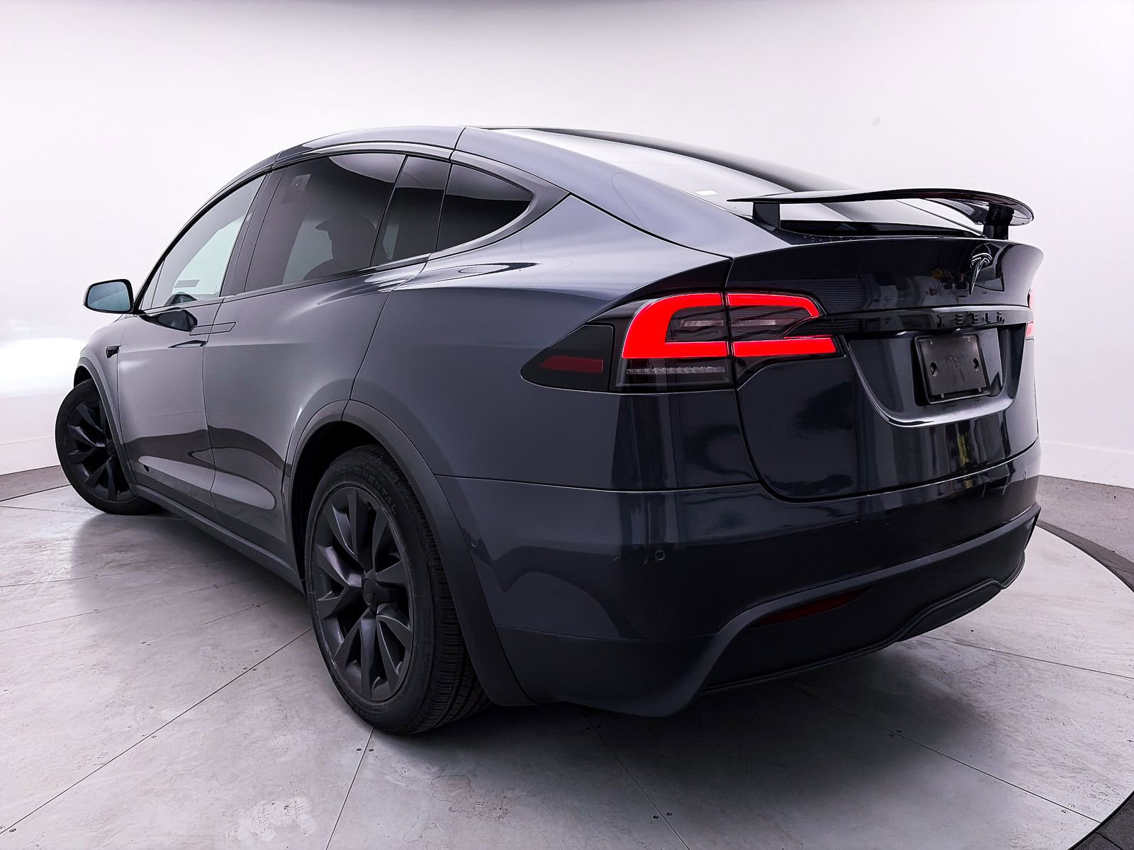 Used 2023 Tesla Model X image 2