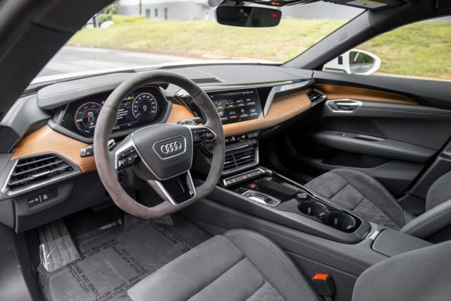 Used 2022 Audi e-tron GT Premium Plus AWD/4WD image 24