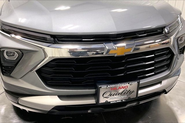 Used 2025 Chevrolet TrailBlazer LT AWD/4WD image 30