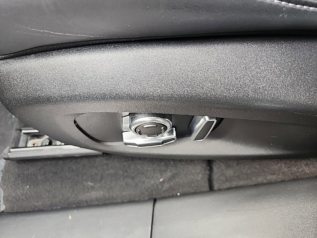 Used 2021 Jaguar F-PACE SVR image 29