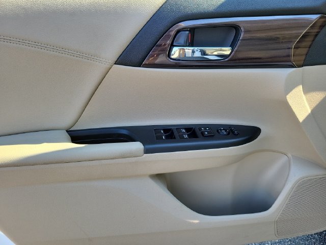 Used 2017 Honda Accord Hybrid Sedan image 20