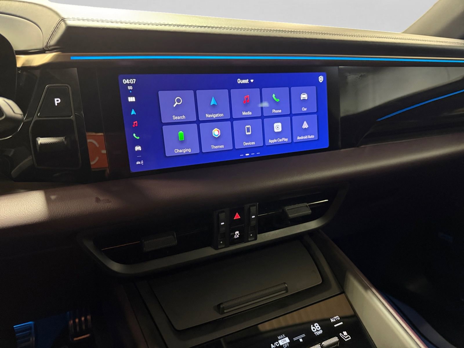 Used 2024 Porsche Macan 4 Electric image 29