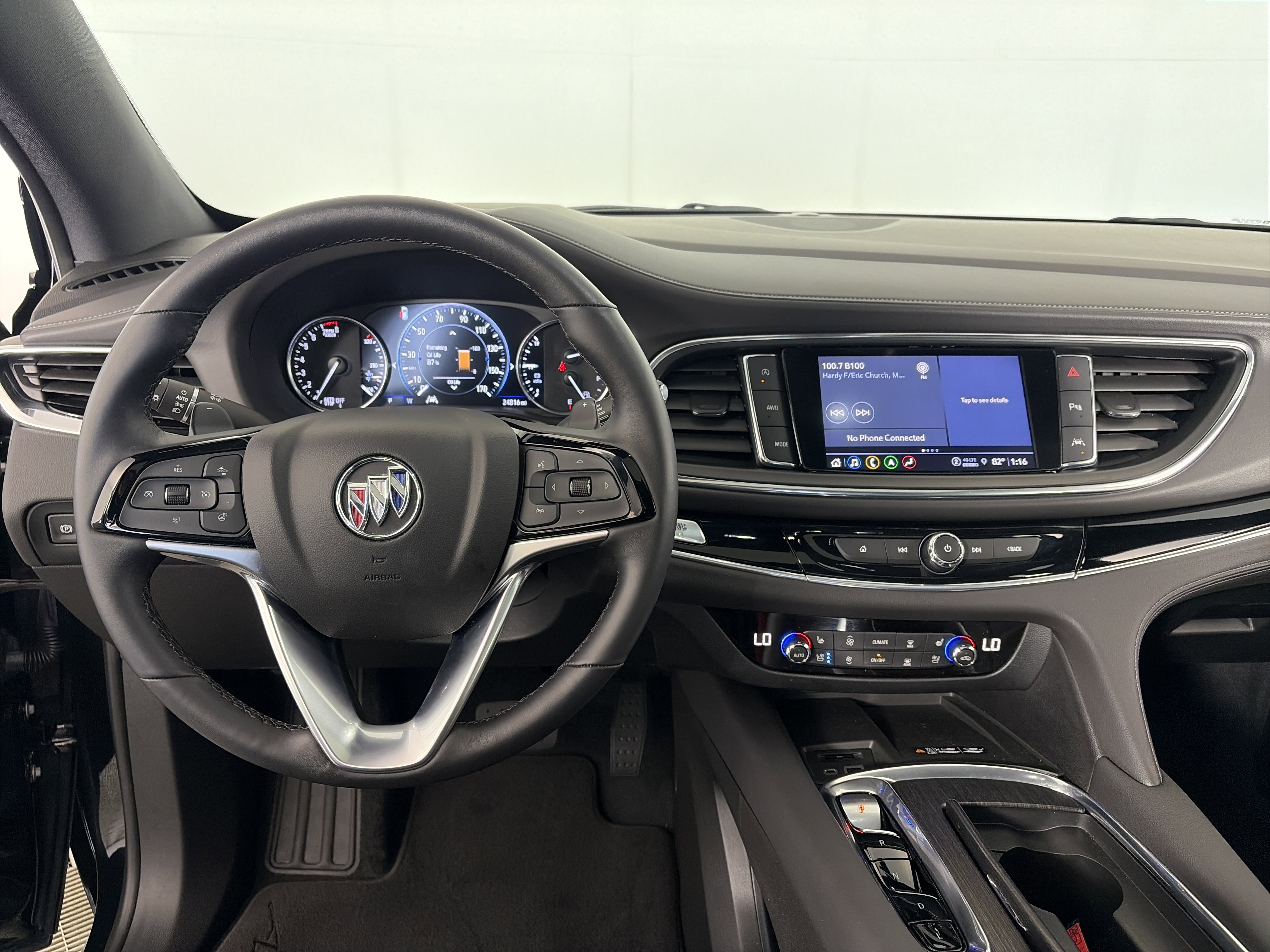 Used 2022 Buick Enclave Avenir w/ Avenir Technology Package AWD/4WD image 9