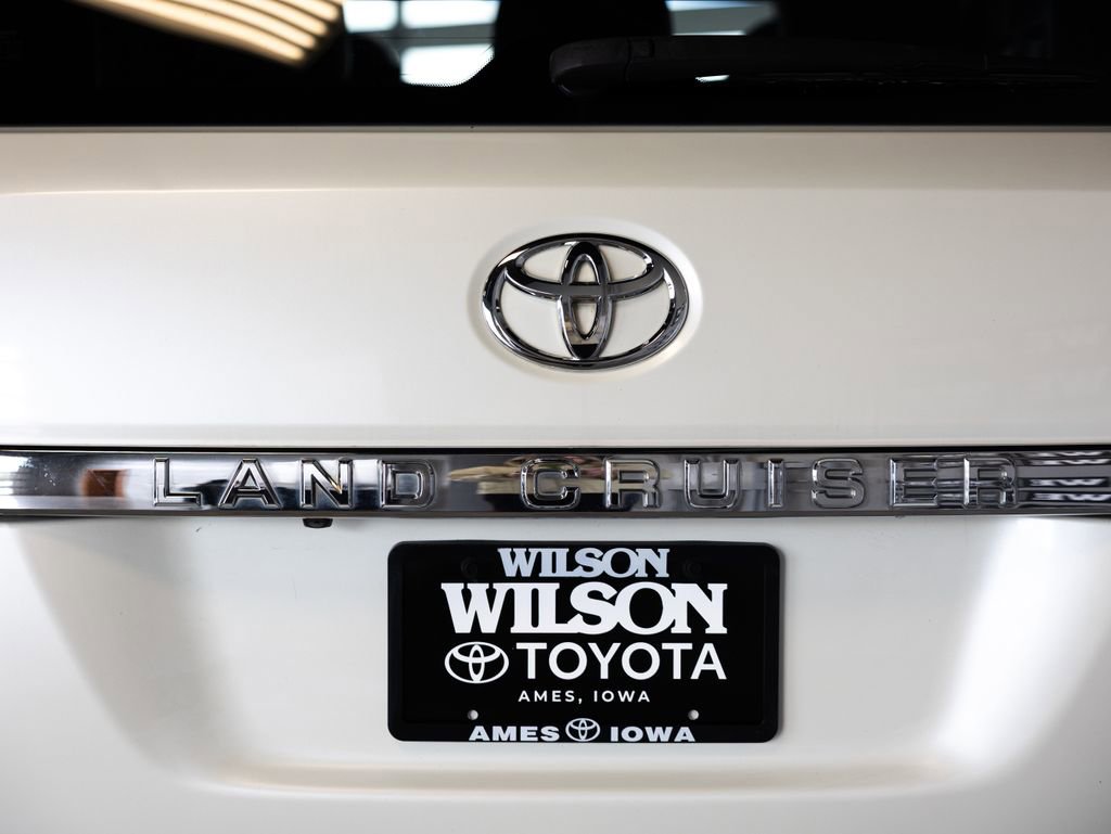 Used 2016 Toyota Land Cruiser AWD/4WD image 6