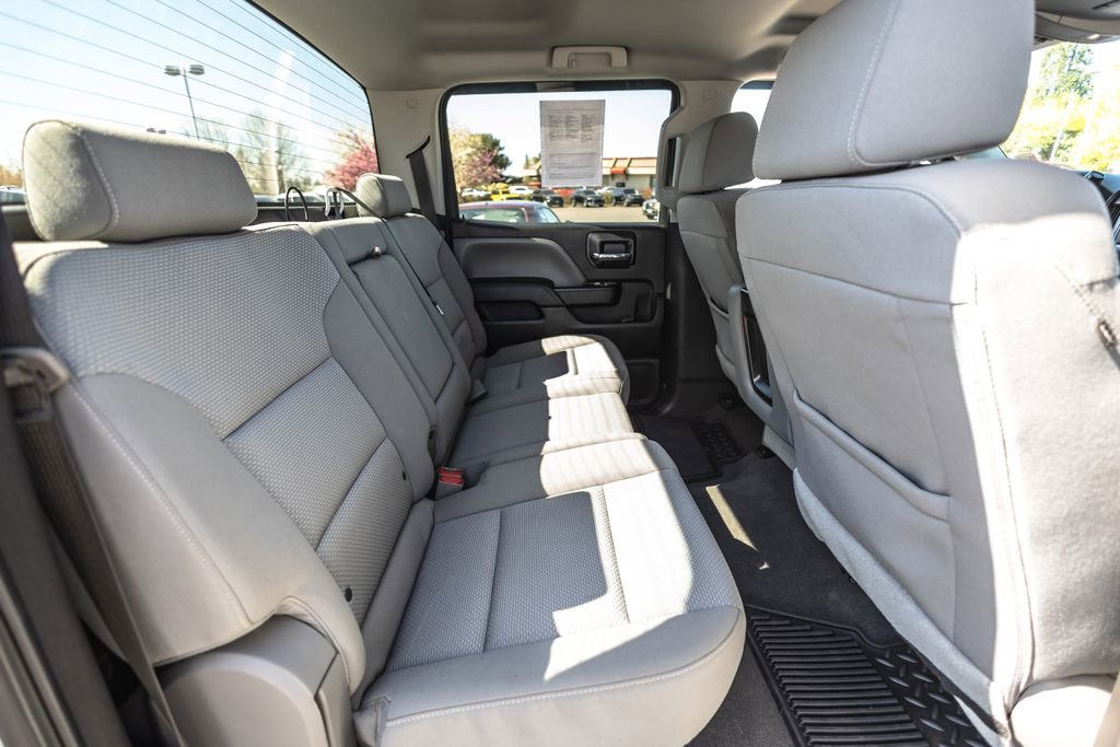 Used 2018 Chevrolet Silverado 1500 Custom w/ Custom Value Package AWD/4WD image 33