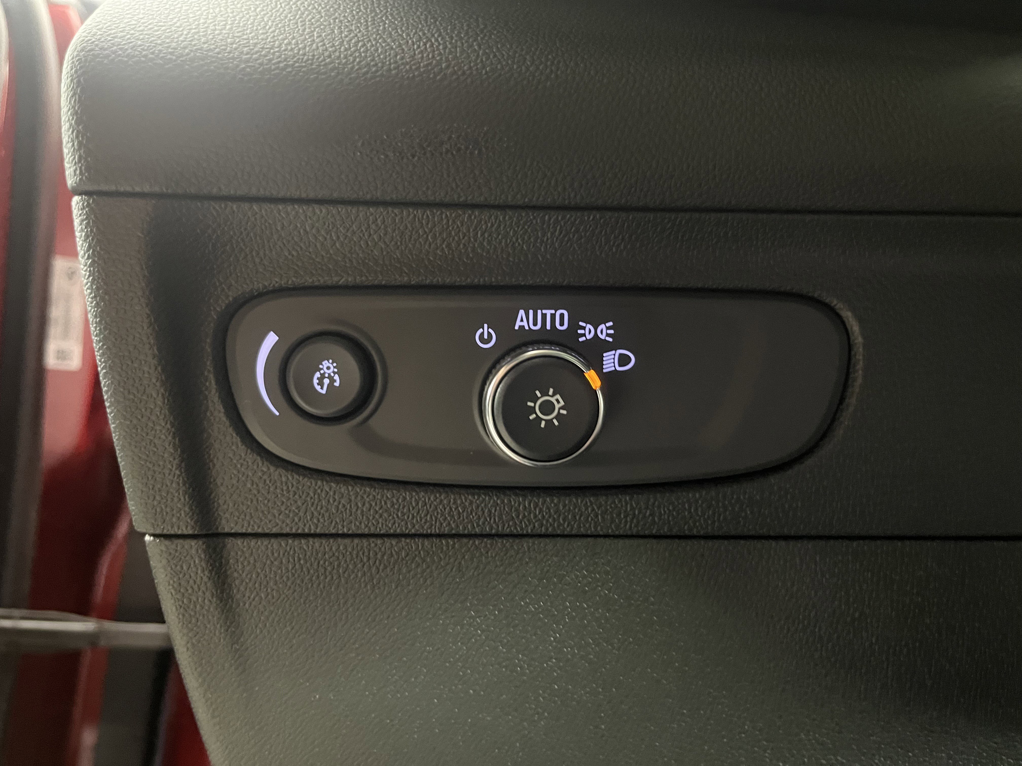 Used 2023 Buick Envision Essence image 20
