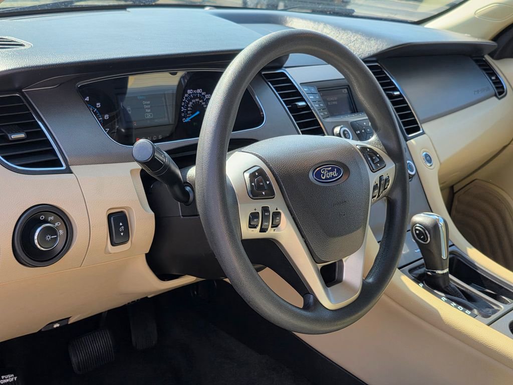 Used 2018 Ford Taurus SE image 11