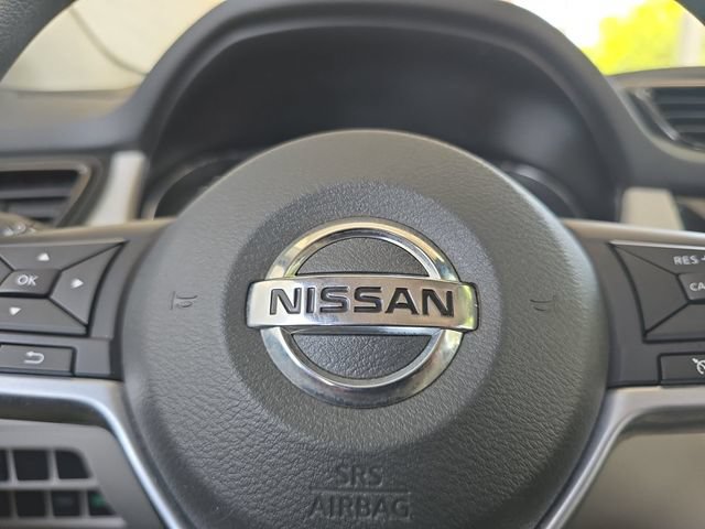 Used 2020 Nissan Rogue Sport SV FWD image 5