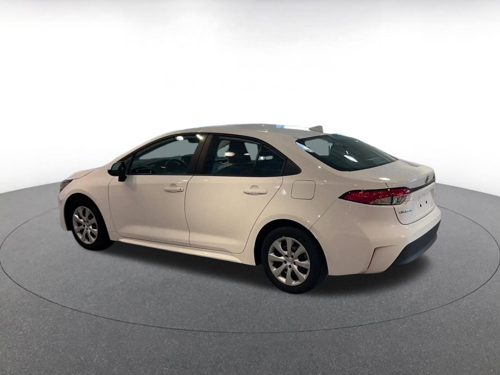 Used 2025 Toyota Corolla LE image 10