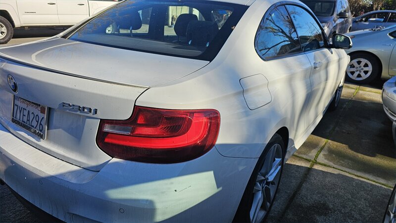 Used 2017 BMW 230i Coupe RWD image 1