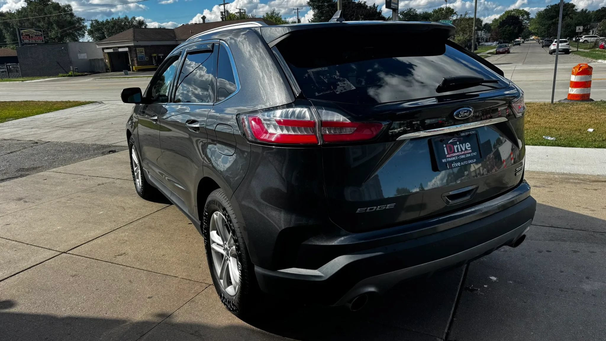 Used 2019 Ford Edge SEL w/ Equipment Group 201A AWD/4WD image 6