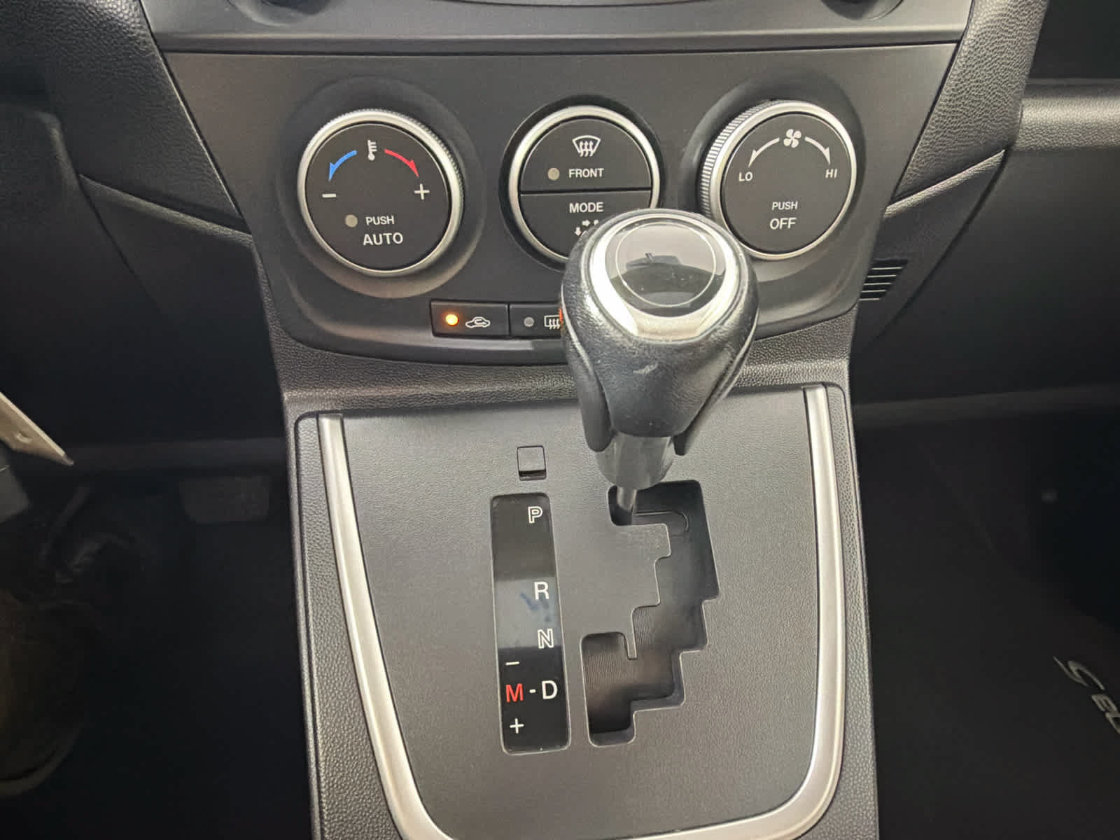 Used 2014 MAZDA MAZDA5 Touring w/ Moonroof & Audio Package FWD image 16