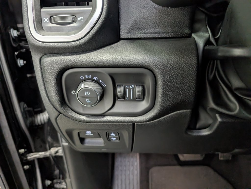 Used 2026 RAM 1500 Laramie AWD/4WD image 20