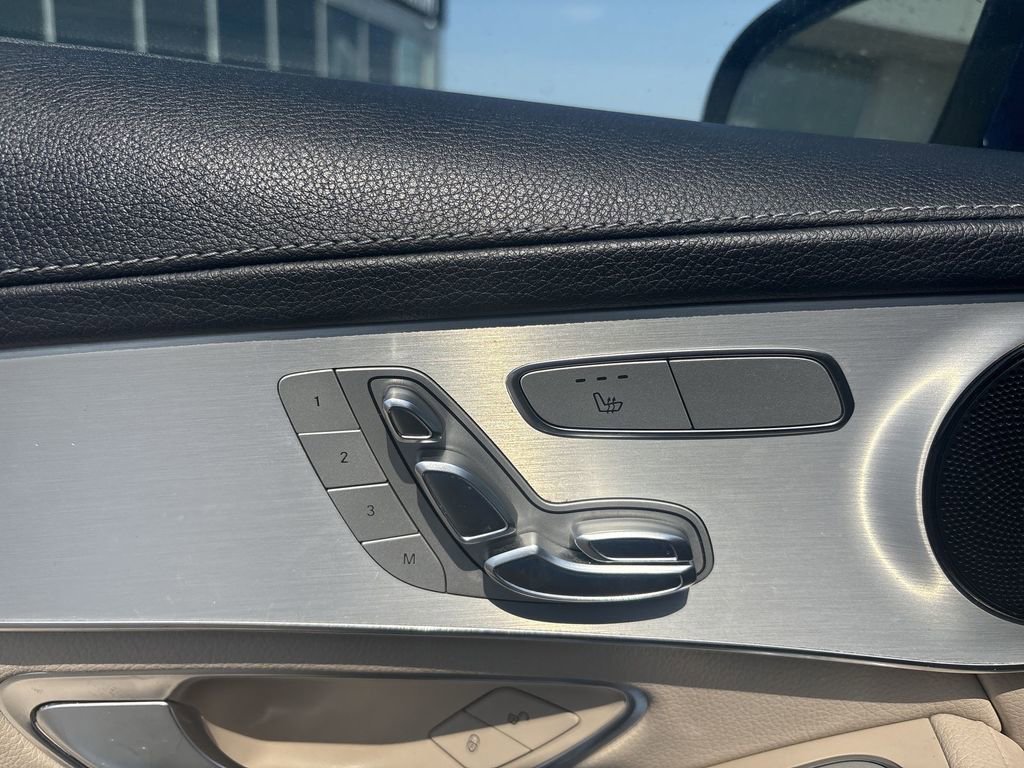 Used 2017 Mercedes-Benz GLC 300 4MATIC image 14