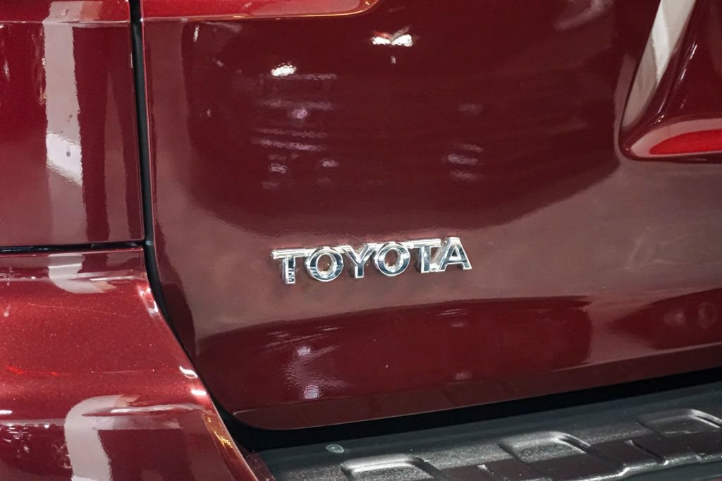 Used 2010 Toyota Sequoia Limited AWD/4WD image 58