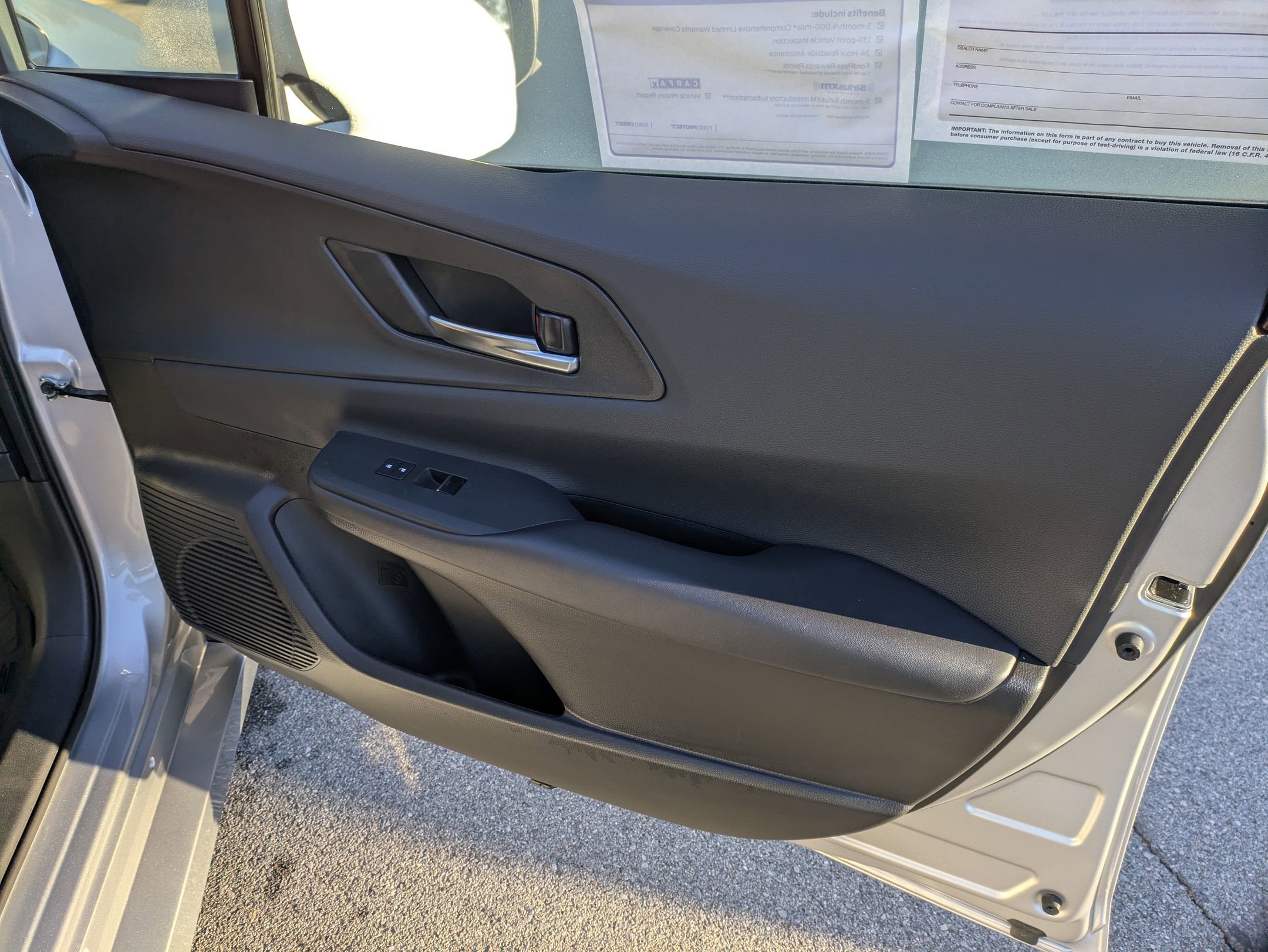 Used 2025 Toyota Prius Plug-In Hybrid image 39