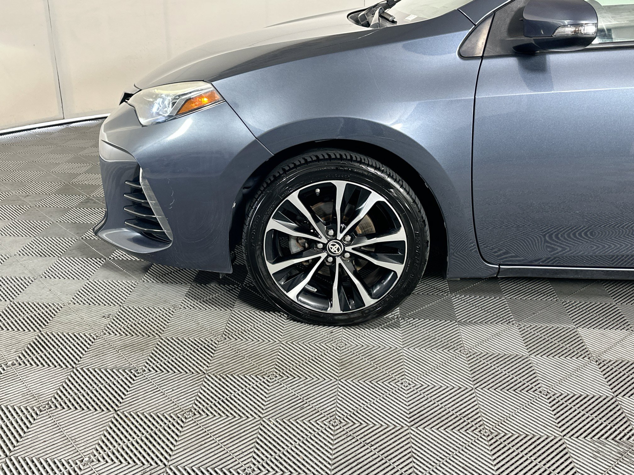 Used 2017 Toyota Corolla SE FWD image 11