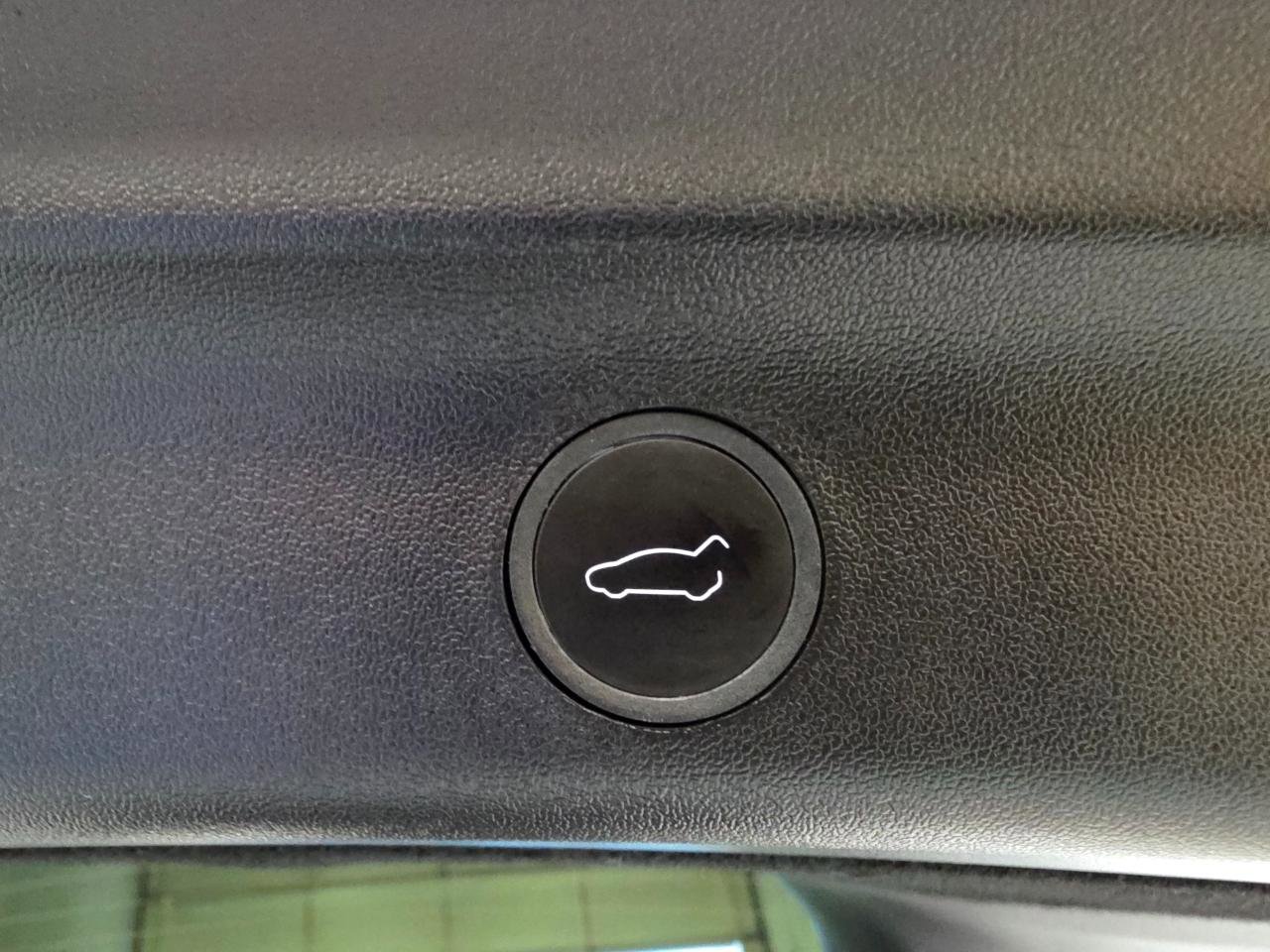 Used 2023 Tesla Model Y Long Range image 22