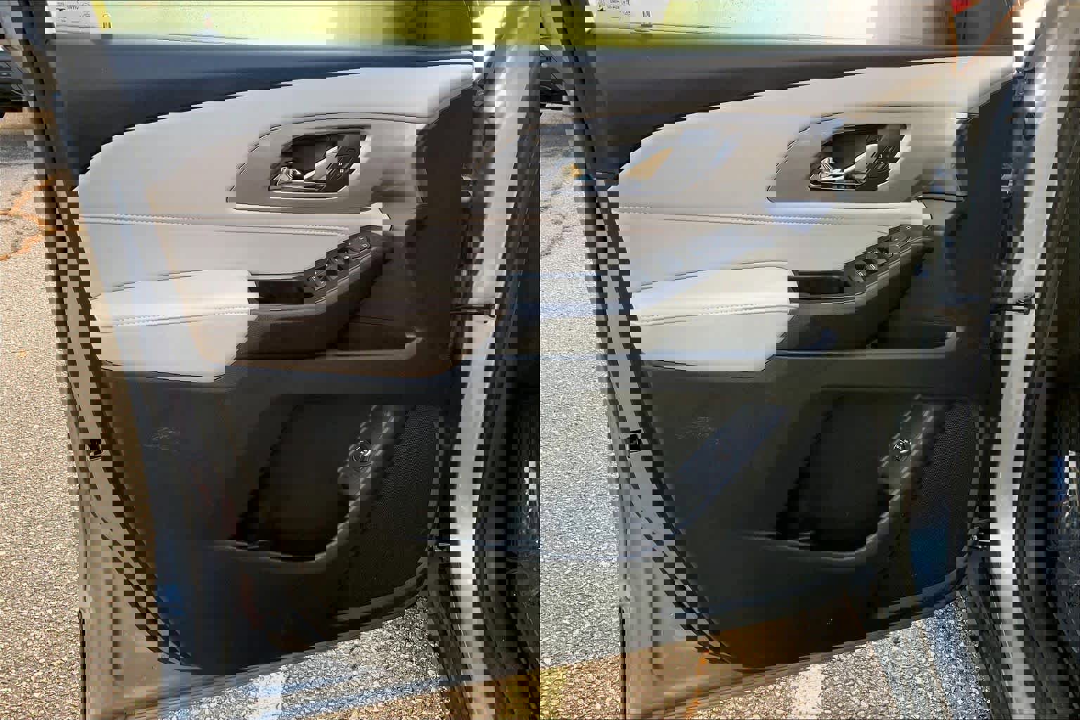 Used 2023 Chevrolet Traverse LT image 20