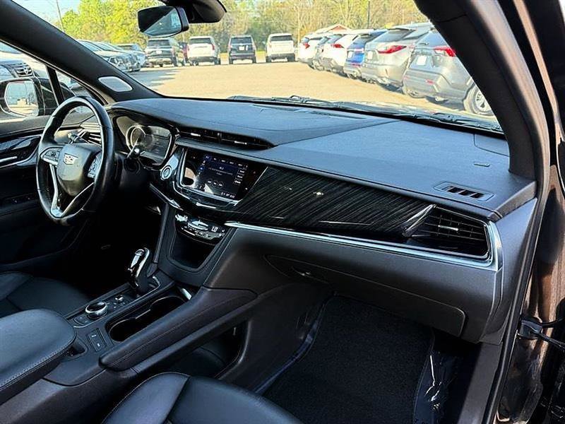 Used 2023 Cadillac XT6 Premium Luxury image 24