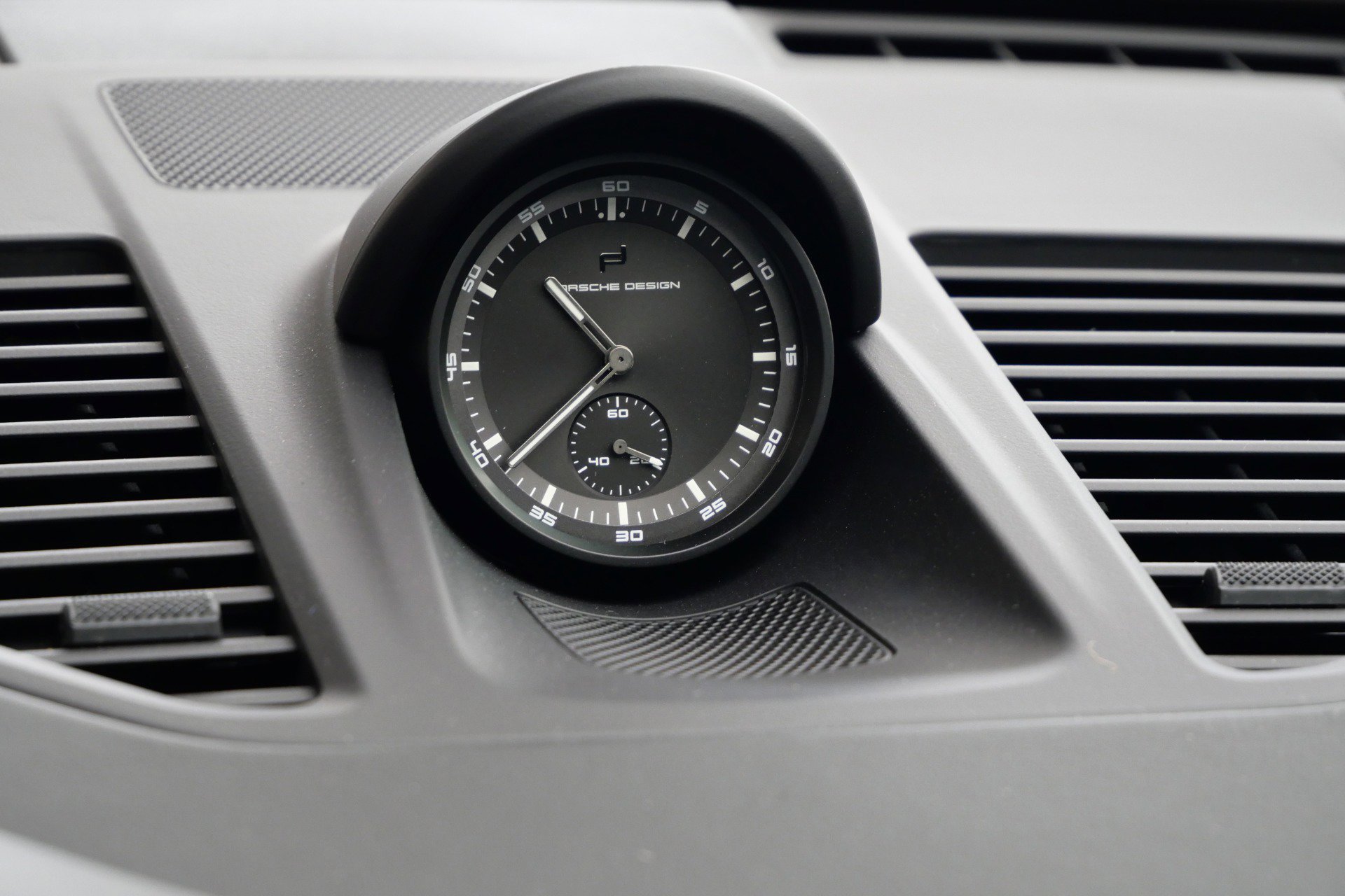 Used 2025 Porsche 911 Carrera w/ Premium Package image 18