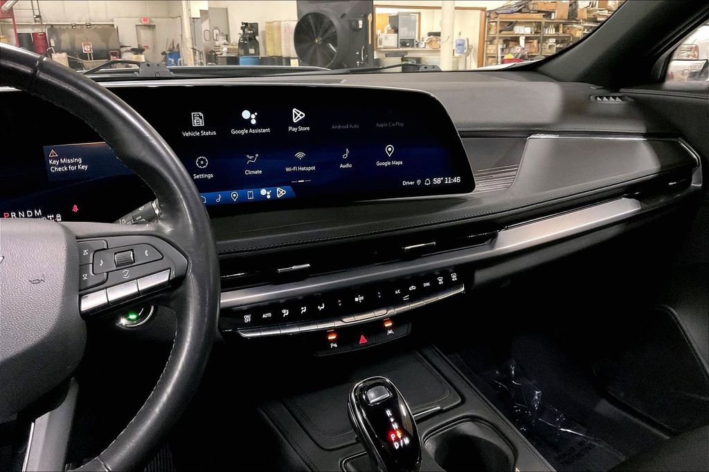 Used 2024 Cadillac XT4 Premium Luxury image 6