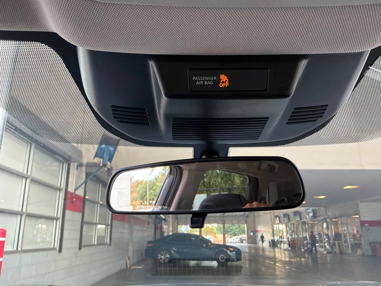 Used 2025 Nissan Rogue SV FWD image 19