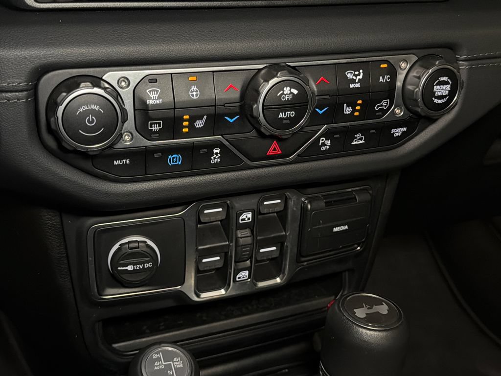 Used 2024 Jeep Wrangler High Altitude AWD/4WD image 26