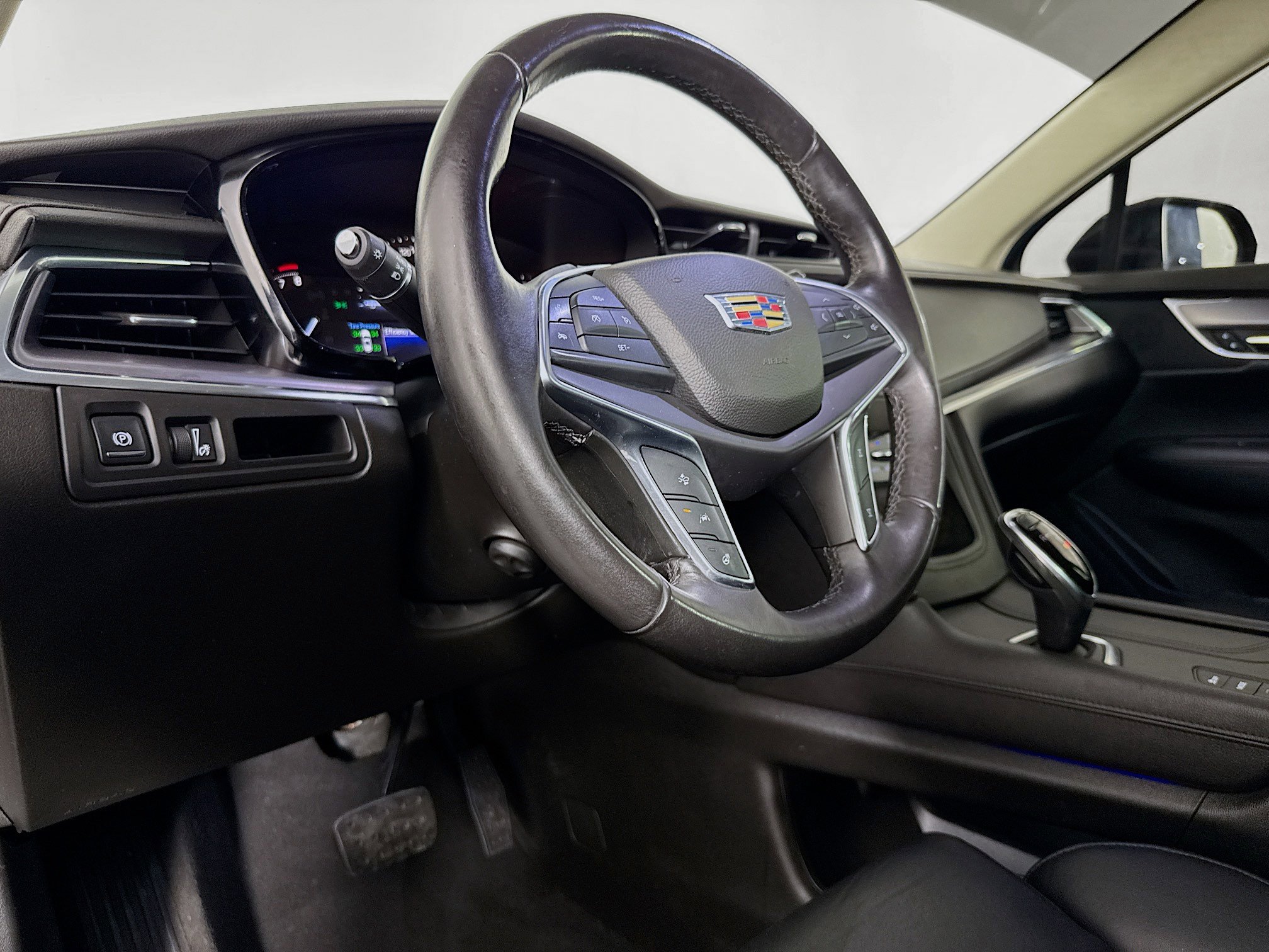 Used 2017 Cadillac XT5 Luxury image 22