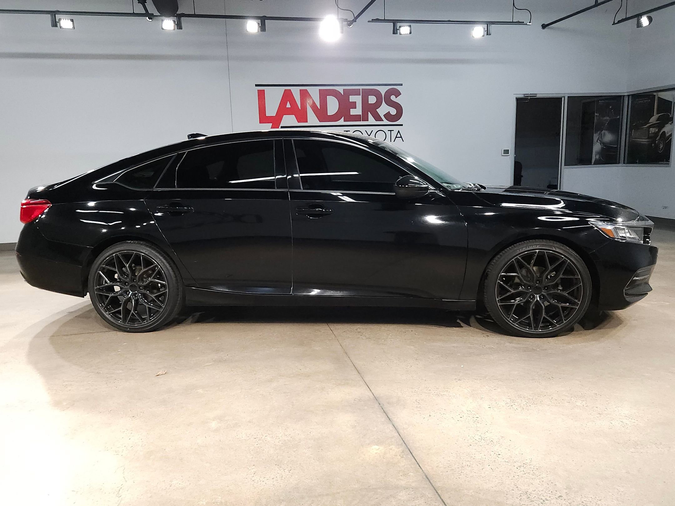 Used 2018 Honda Accord LX image 8