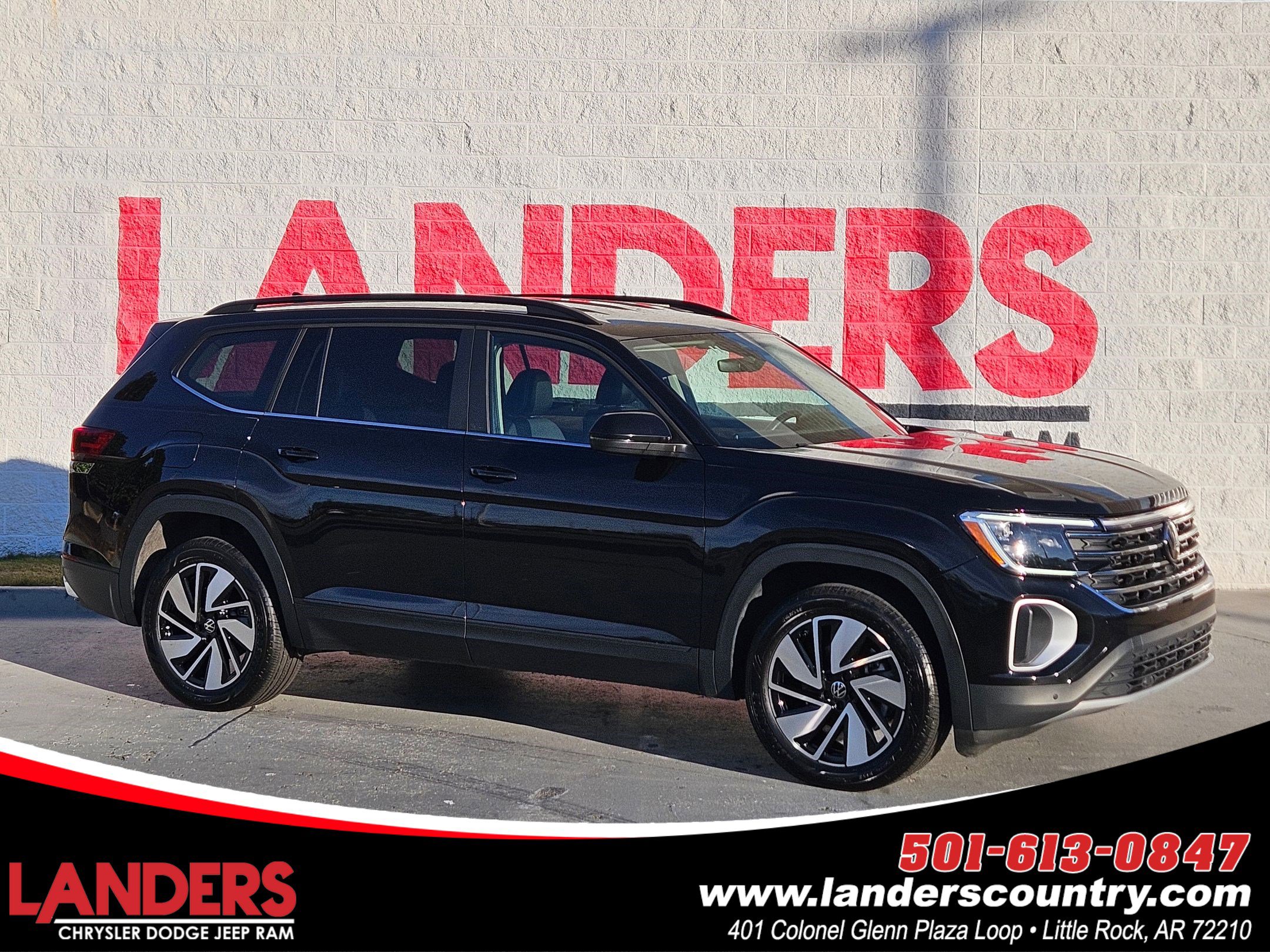 Used 2024 Volkswagen Atlas SE image 1