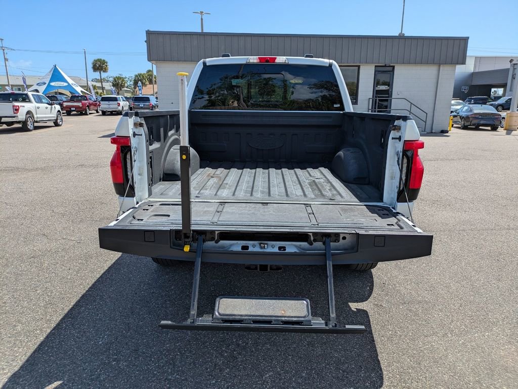 Used 2023 Ford F150 Lightning Platinum AWD/4WD image 7
