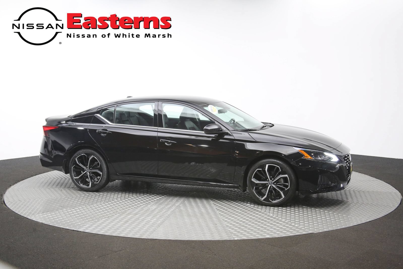 Used 2023 Nissan Altima 2.5 SR FWD image 45