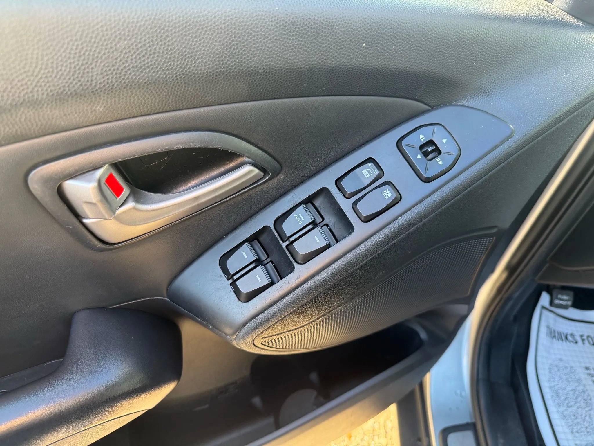 Used 2010 Hyundai Tucson Limited w/ Premium Pkg 4 AWD/4WD image 15