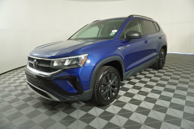 Used 2022 Volkswagen Taos S image 3