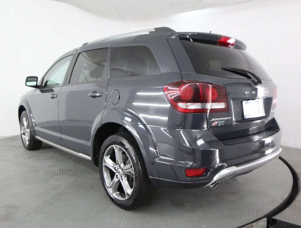 Used 2018 Dodge Journey Crossroad w/ Nav & Sun Group AWD/4WD image 7