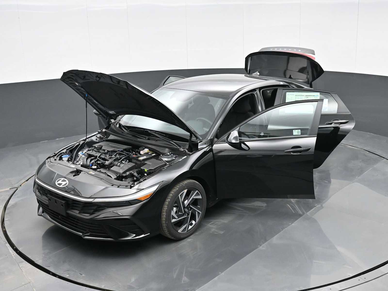 Certified 2025 Hyundai Elantra Sport w/ Cargo Package image 37