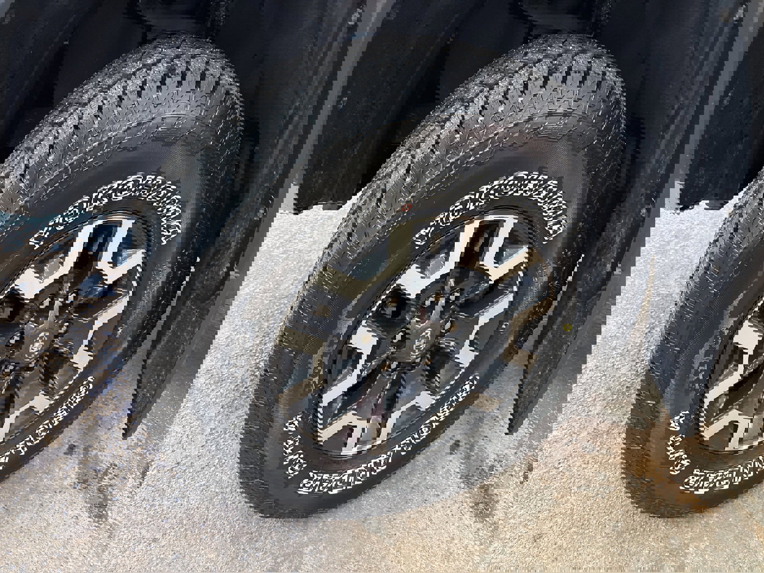 Used 2022 Toyota Tacoma TRD Off-Road image 4