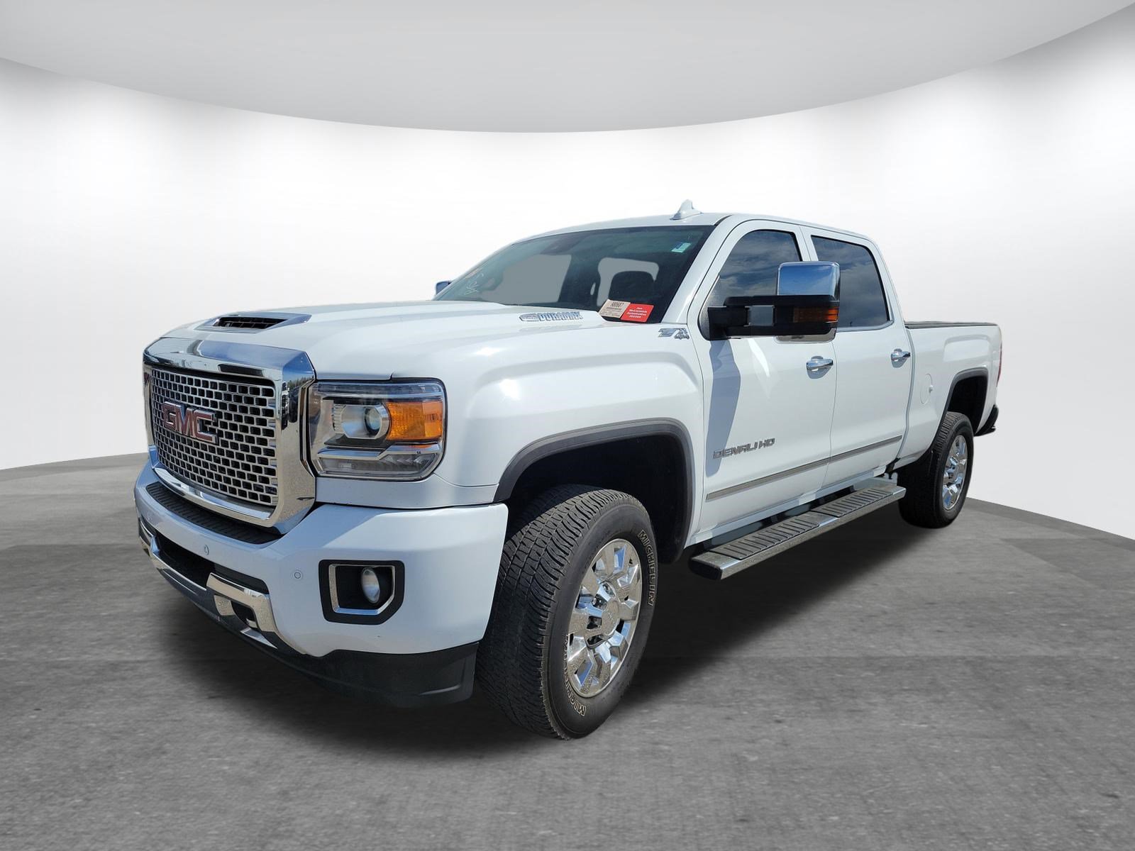 Used 2017 GMC Sierra 2500 Denali w/ Duramax Plus Package image 3
