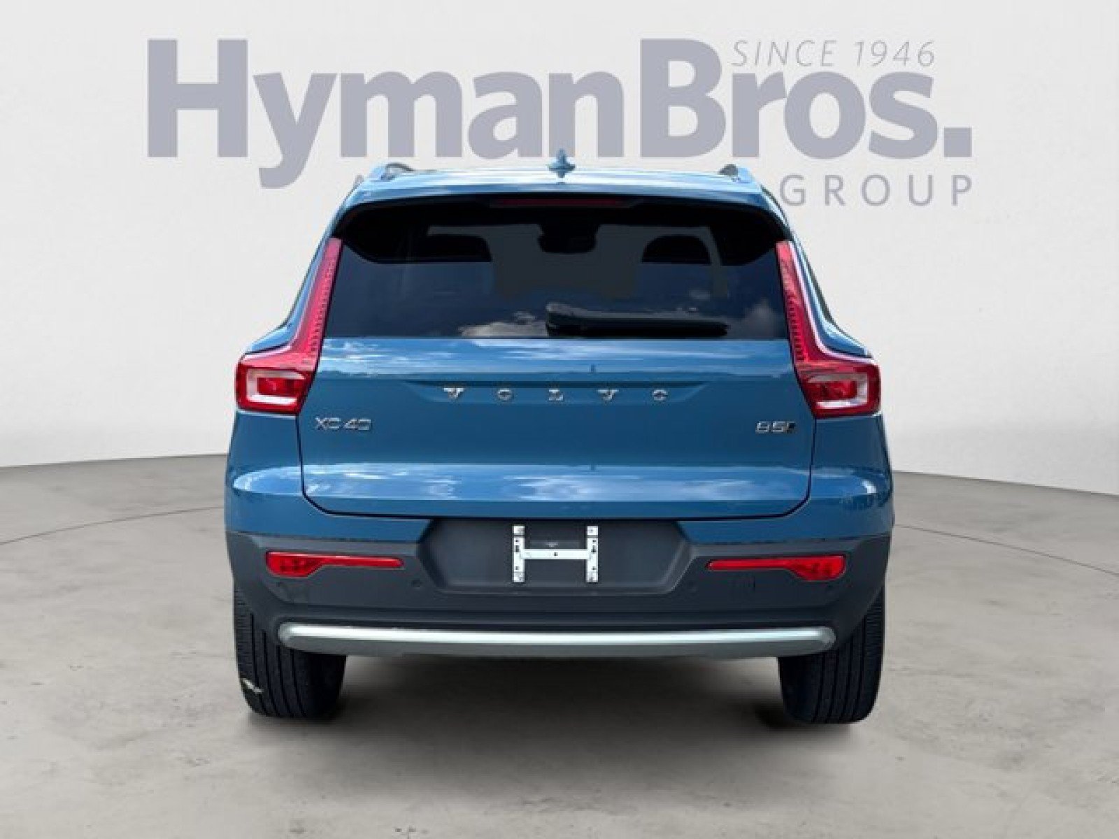 Used 2023 Volvo XC40 B5 Plus w/ Driver Assist Package AWD/4WD image 4