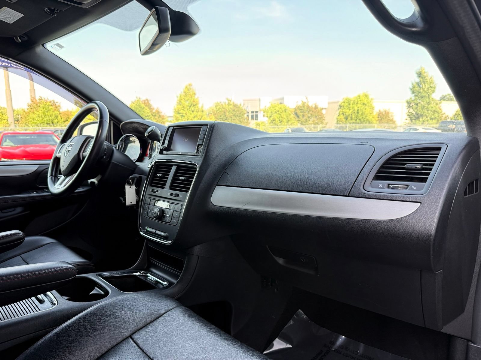 Used 2019 Dodge Grand Caravan GT FWD image 24