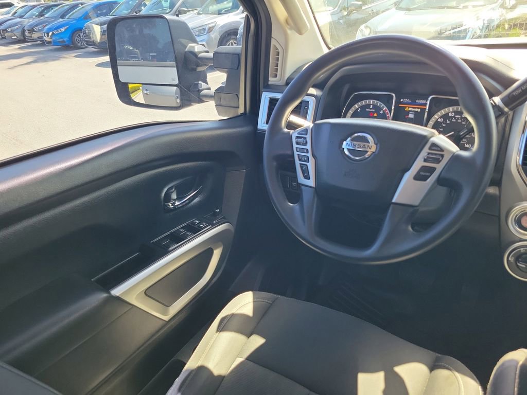 Used 2019 Nissan Titan SV image 20