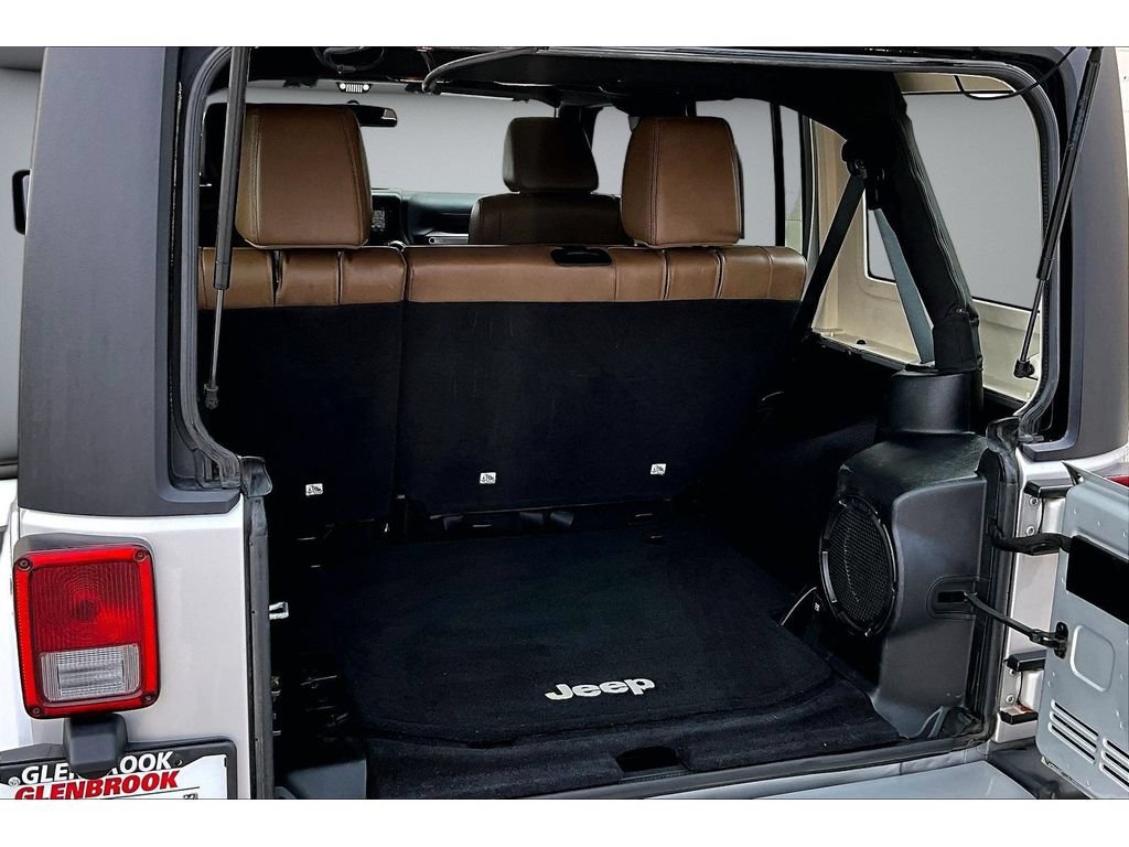 Used 2011 Jeep Wrangler Unlimited Sahara w/ Dual Top Group AWD/4WD image 39