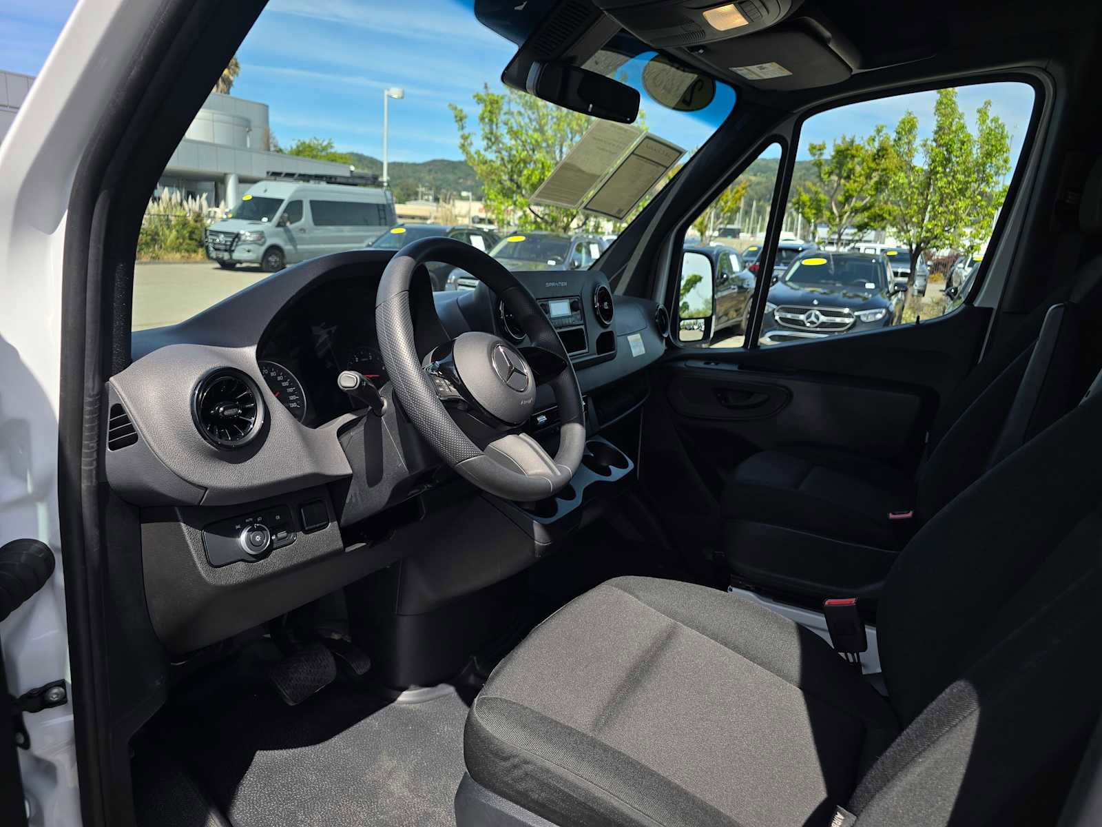 Used 2025 Mercedes-Benz Sprinter 2500 image 20