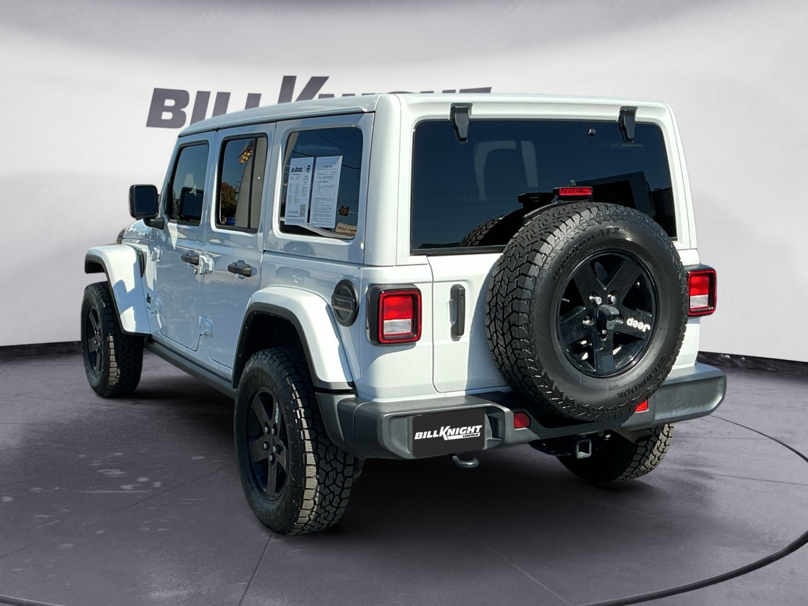 Used 2023 Jeep Wrangler Unlimited Sahara AWD/4WD image 4