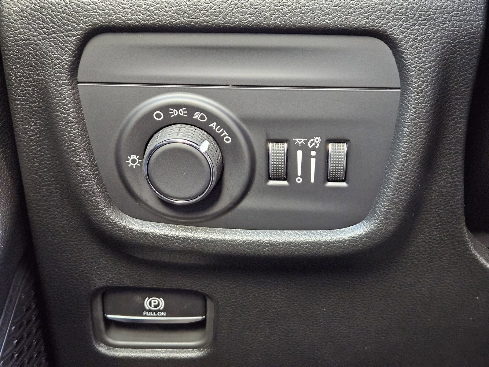 New 2025 Jeep Grand Cherokee Laredo AWD/4WD image 22