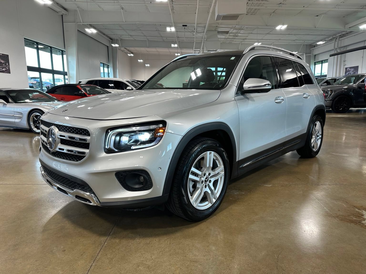 Used 2021 Mercedes-Benz GLB 250 image 3